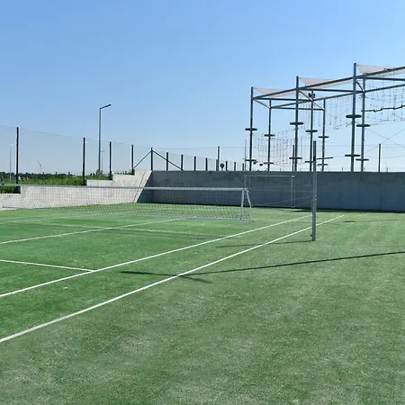 אתר נופש Topola Skies & Aquapark קברנה